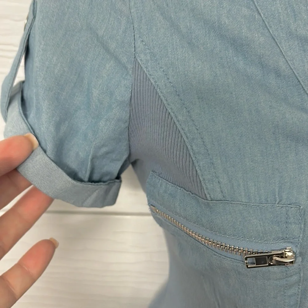 NWOT Guess Light Blue zipper short sleeve top size XS - Picture 8 of 9